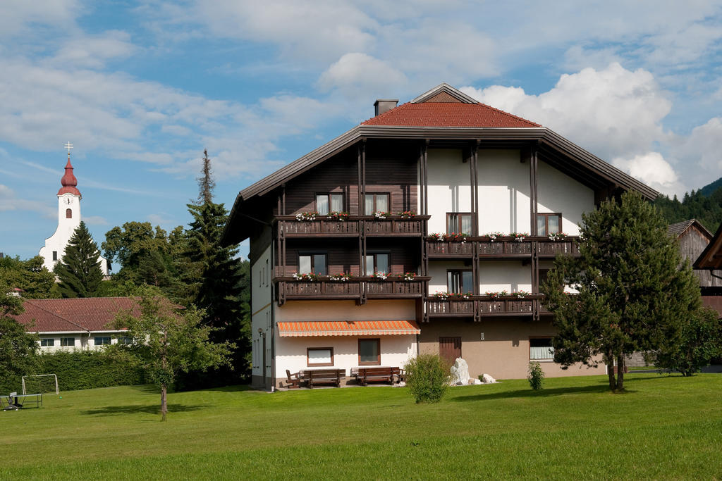 Hotel Hubertushof Latschach ober dem Faakersee Exterior foto