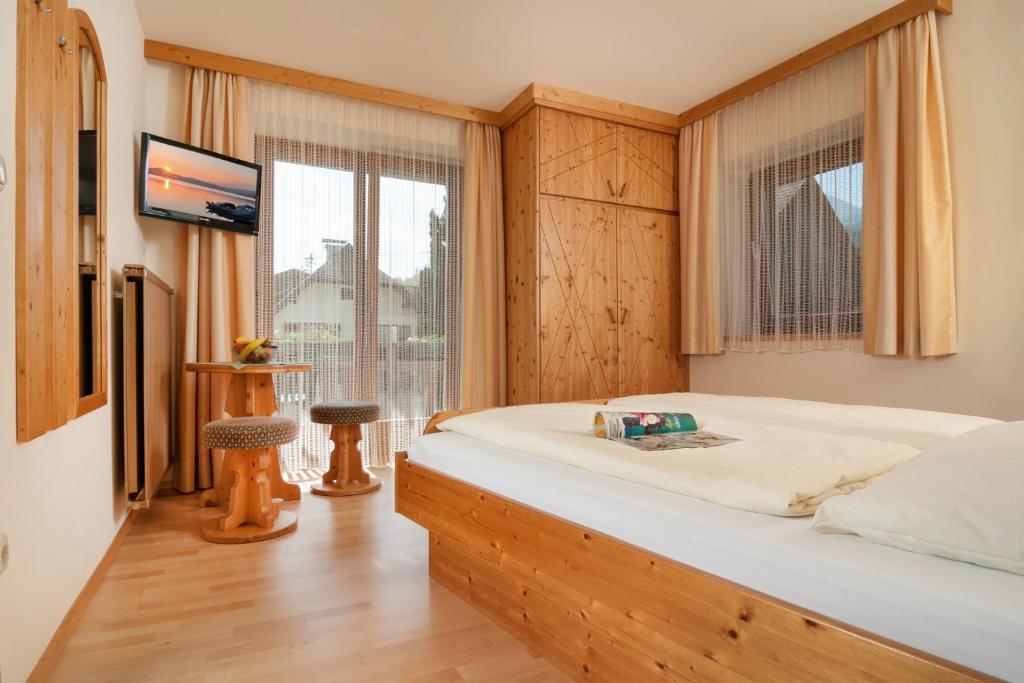 Hotel Hubertushof Latschach ober dem Faakersee Habitación foto
